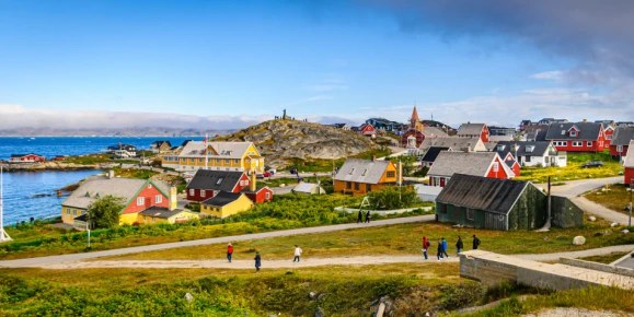 Inuit Cultural Immersion: History, Harpoons & Hall Peninsula Lore