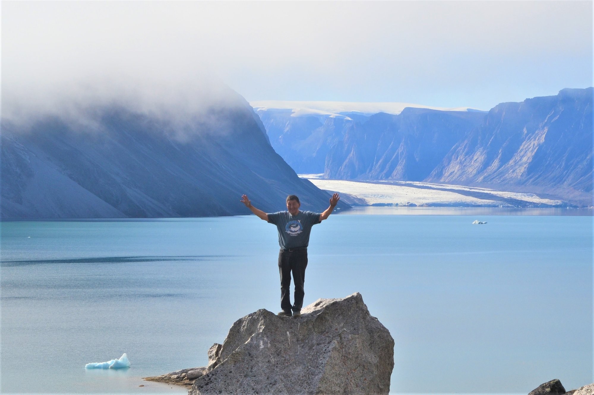 Inuit Heritage & Arctic Tundra Guided Expedition Walk