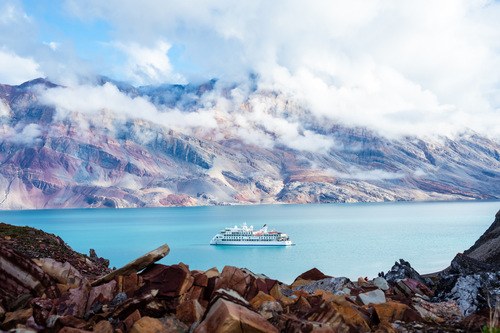 Arctic Geology & Glacial Landscape Expedition Briefing + Zodiac