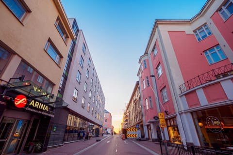 Oulu: Private Expert Walking Tour — History, Markets & Hidden Gems
