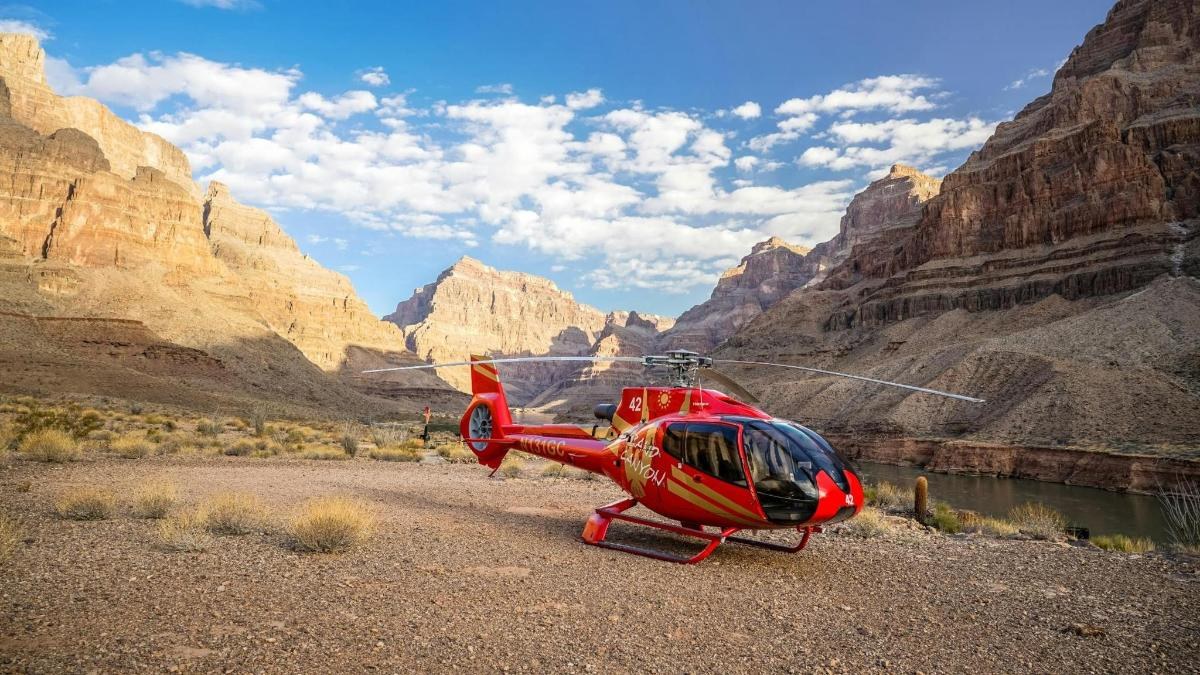 Gynnufrq Private Wilderness Heli-Tour & Summit Champagne