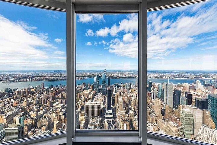 Empire State Building: Priority Access + Top Floor Observatory