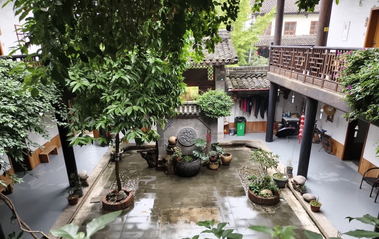 Tzieu Old Town & Hidden Courtyards: Private Walk