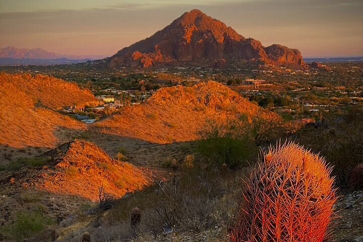 Private Sunrise Landmark & Old Town Signature Walk