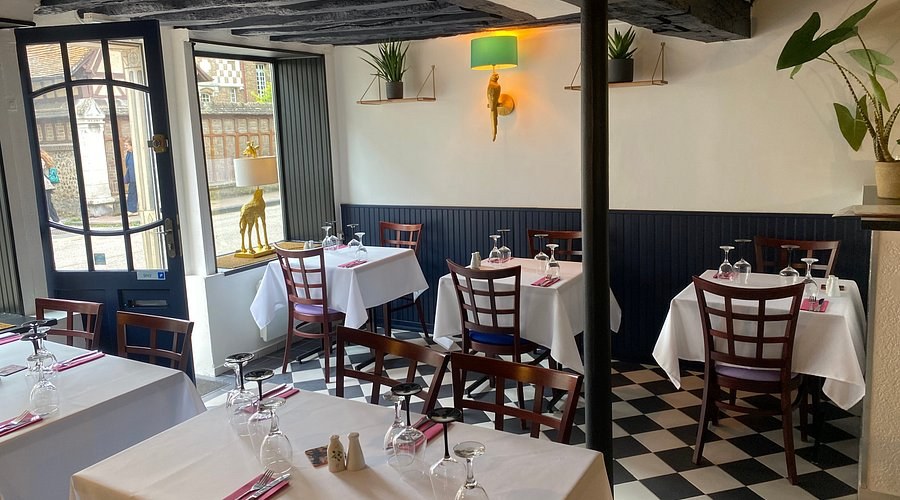 Norman Gastronomy Table: Private Farm & Market Lunch in Les Andelys