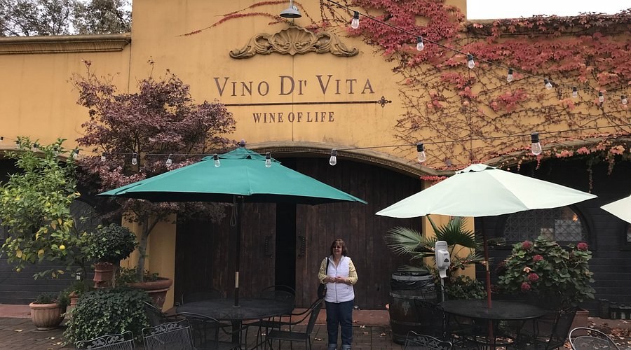 Veprj Vineyard Estate: Private Tasting & Terrace Lunch