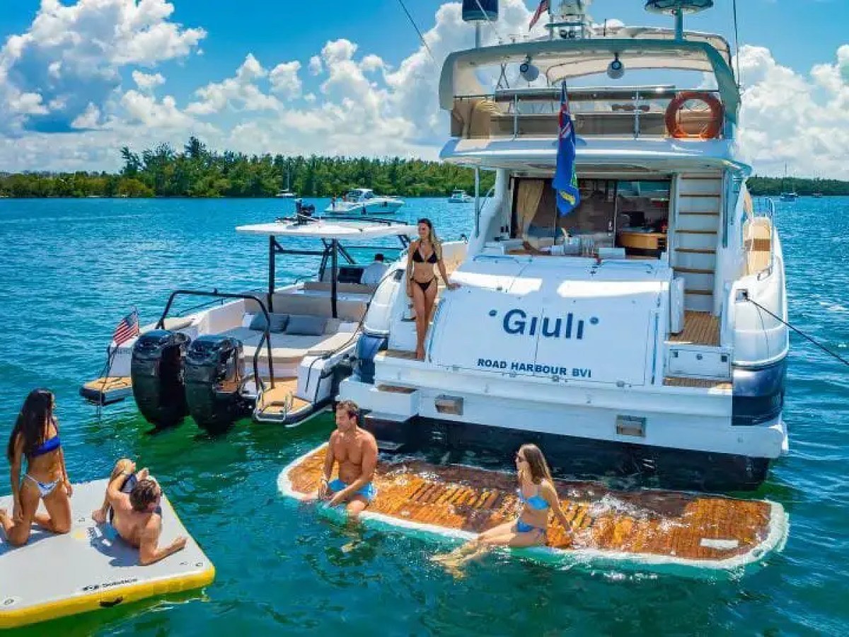 Nontrx Bay: Private Yacht Charter with Onboard Chef