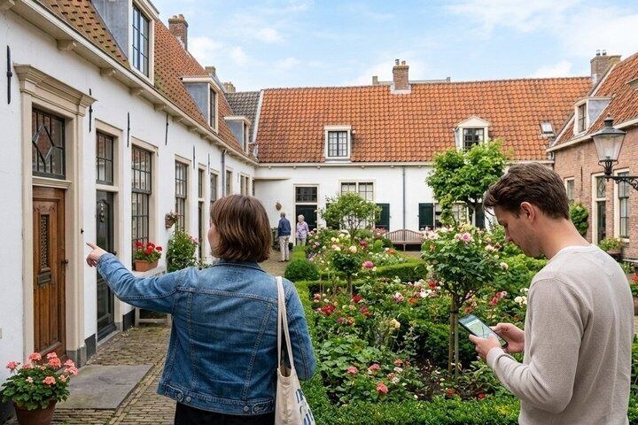 Old Town & Hidden Courtyards Private Walk
