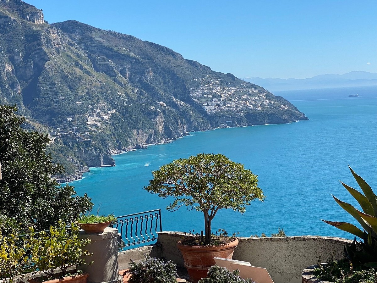 Amalfi Coast: Private Driver + Positano & Ravello