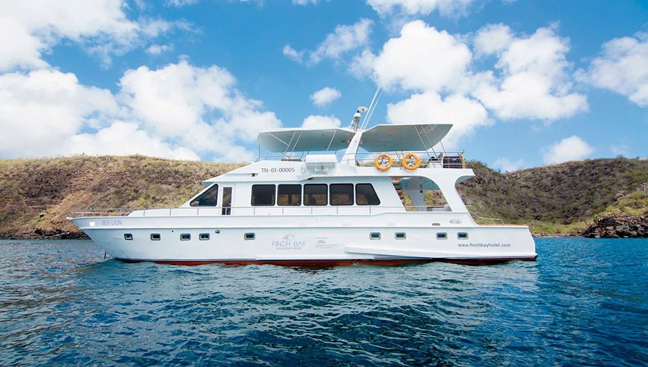 Galápagos: Private Yacht Day Snorkel with Sea Lions
