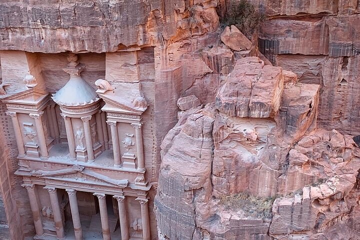 Petra by Private Guide: Siq to the Treasury at First Light