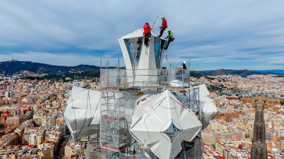 Example: Sagrada Família Basilica + Tower Climb (Barcelona)