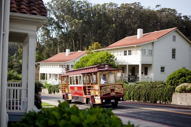 San Francisco Cable Car & Historic Neighborhoods Walk