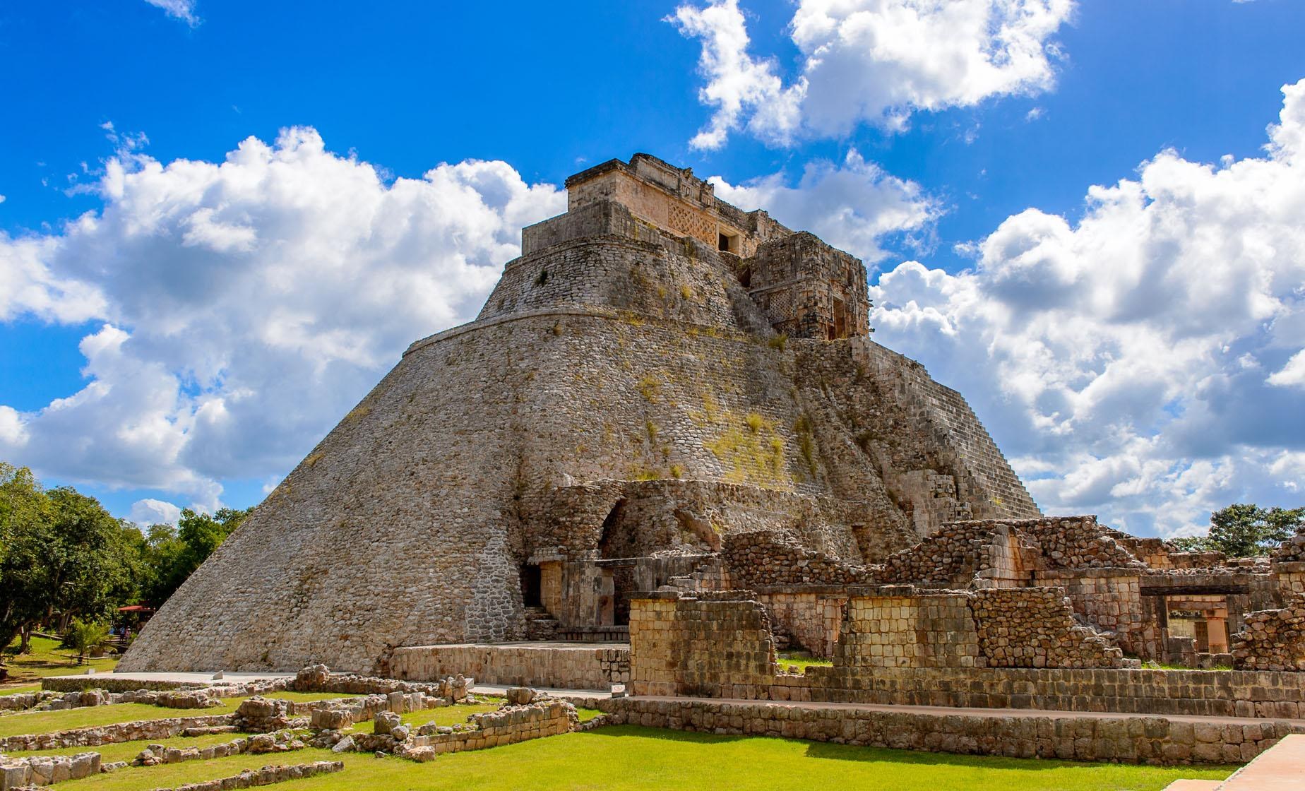 Uxmal Pyramid of the Magician: Private Twilight Ruins Experience