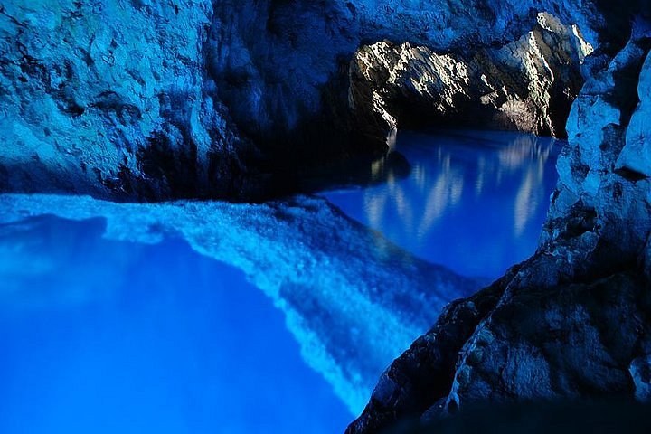 Private Blue Cave & Hvar Island Speedboat Day
