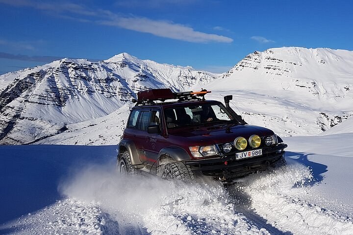 Private Icelandic Highlands Super Jeep & Glacier Walk