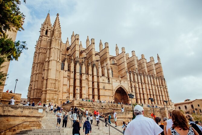 Private Guided Walk Through the Old Town & Cathedral